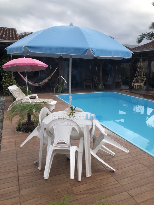 Casa para alquiler de vacaciones em São Francisco do Sul (Vila da Glória)