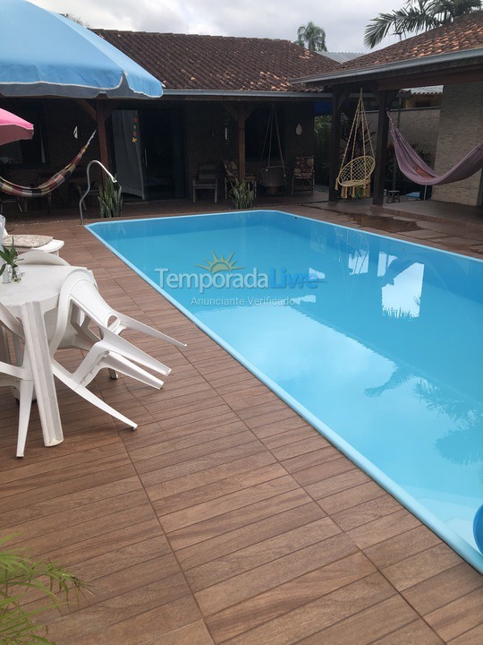 Casa para alquiler de vacaciones em São Francisco do Sul (Vila da Glória)