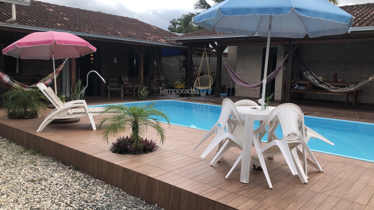 Casa para alquiler de vacaciones em São Francisco do Sul (Vila da Glória)