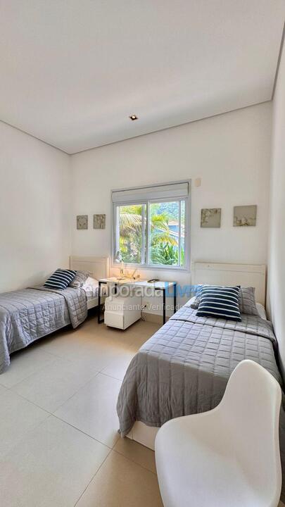 House for vacation rental in São Sebastião (Praia da Baleia)