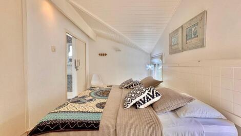 House in a condominium in Praia da Baleia