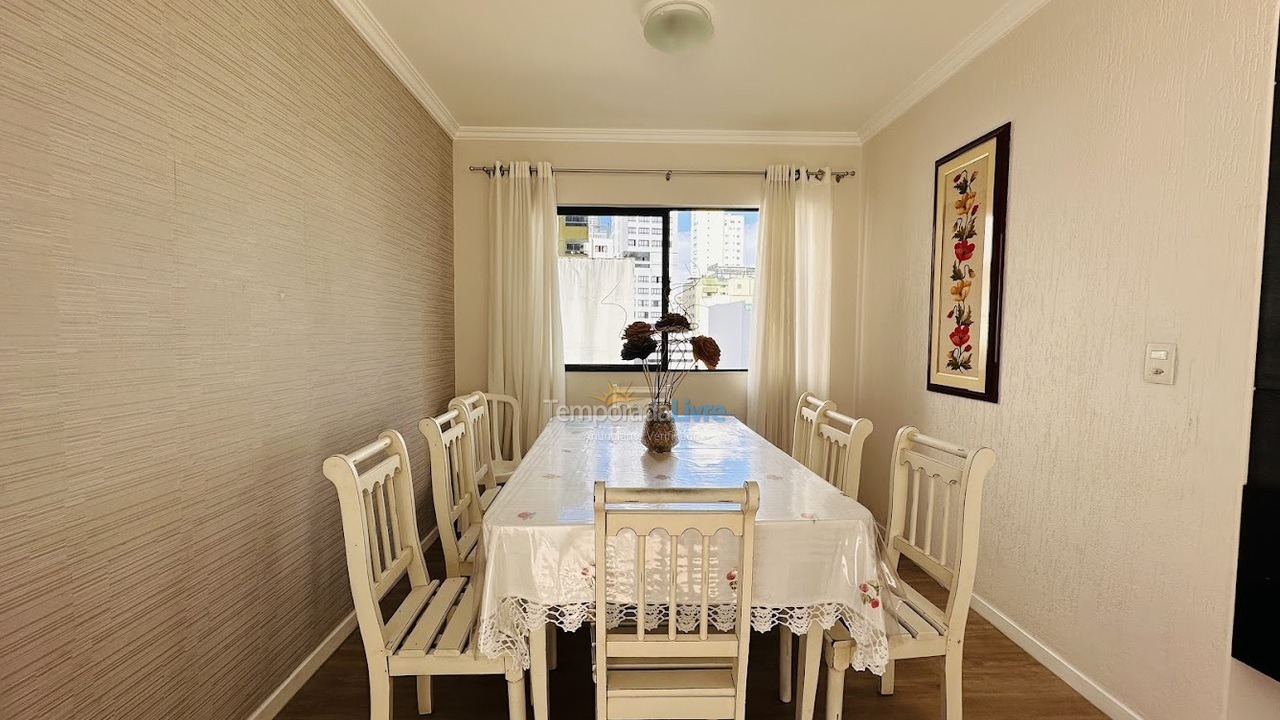 Apartamento para aluguel de temporada em Balneário Camboriú (Praia Central)