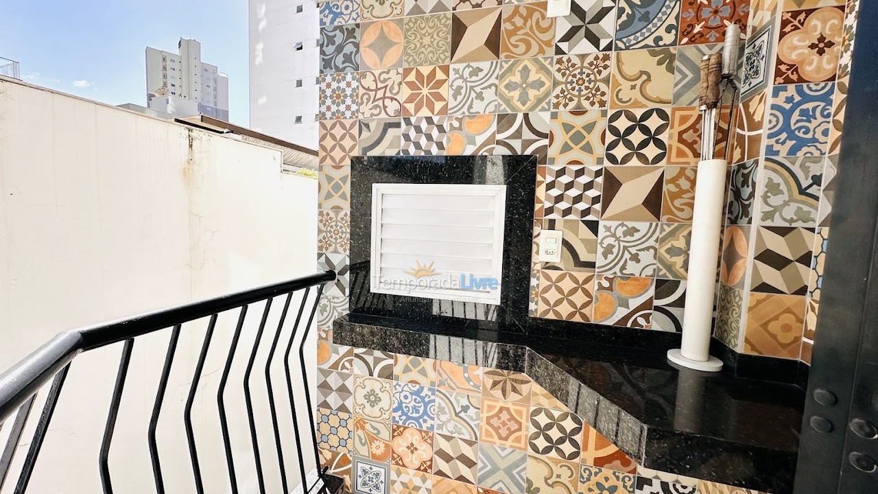 Apartamento para aluguel de temporada em Balneário Camboriú (Praia Central)