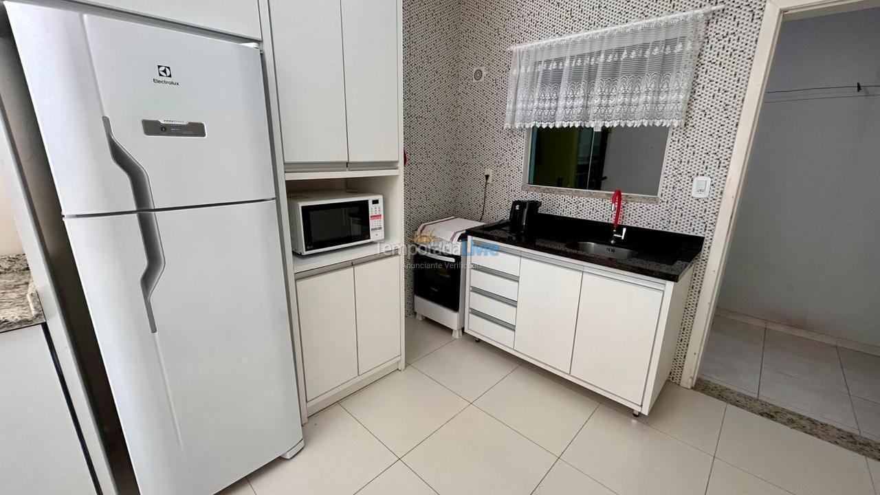 Casa para aluguel de temporada em Bombinhas (Praia de Bombas)