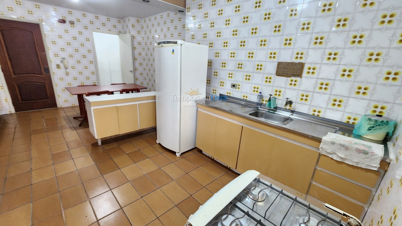 Apartamento para aluguel de temporada em Guarujá (Pitangueiras)
