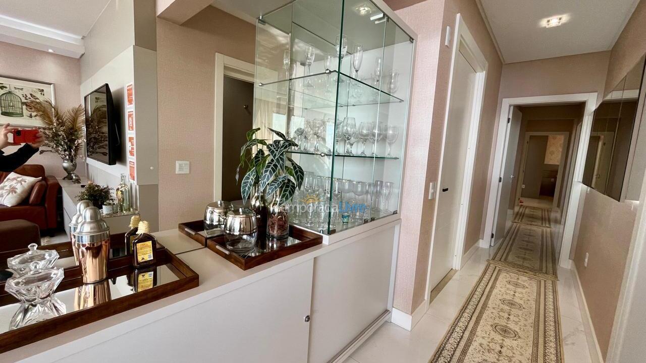 Apartment for vacation rental in Itapema (Meia Praia)