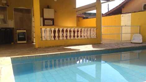 Casa para aluguel de temporada em Itanhaém (Balneário Gaivotas)