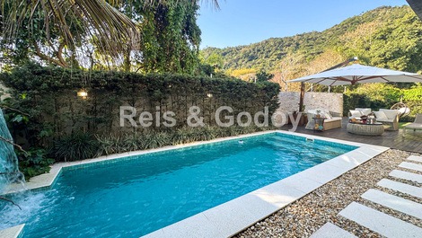 4 Suítes Condomínio Fechado Praia da Cachoeira