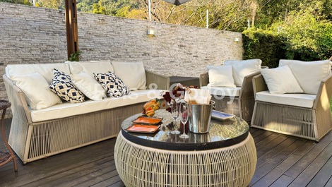 4 Suítes Condomínio Fechado Praia da Cachoeira