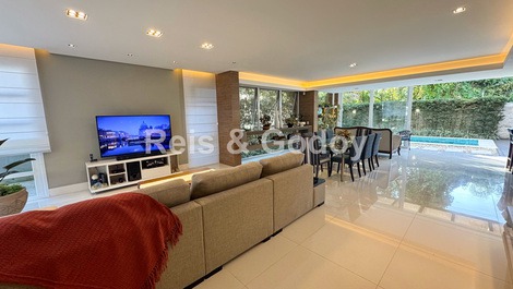 4 Suítes Condomínio Fechado Praia da Cachoeira