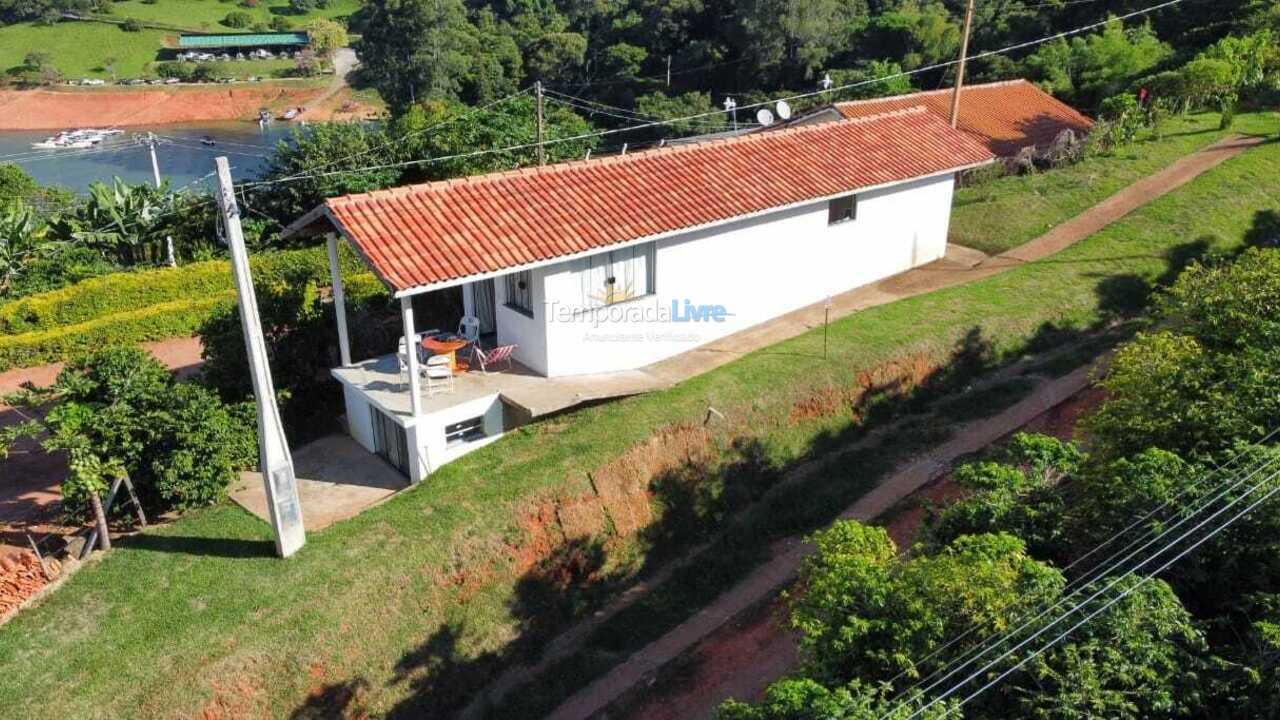 Casa para aluguel de temporada em Caconde (Estrada Pier 22)