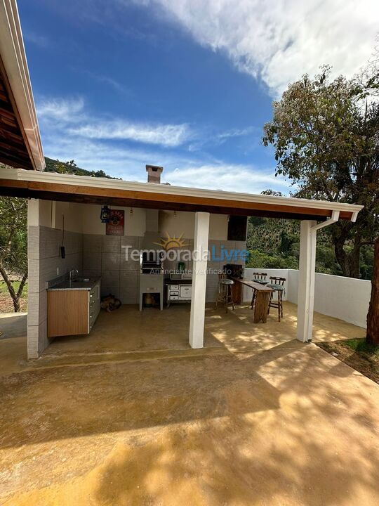 Casa para aluguel de temporada em Caconde (Estrada Pier 22)