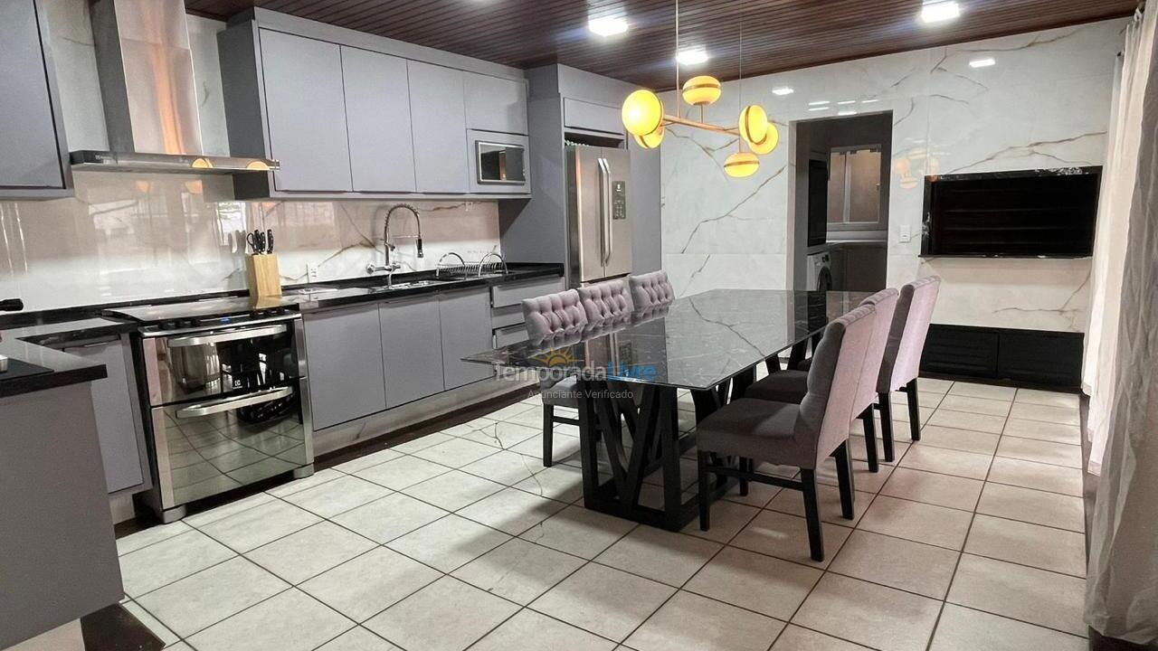 Casa para aluguel de temporada em Florianopolis (Canasvieiras)