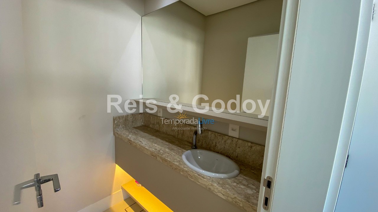 Apartamento para aluguel de temporada em Florianópolis (Jurere Tradicional)