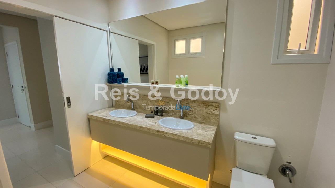 Apartamento para aluguel de temporada em Florianópolis (Jurere Tradicional)