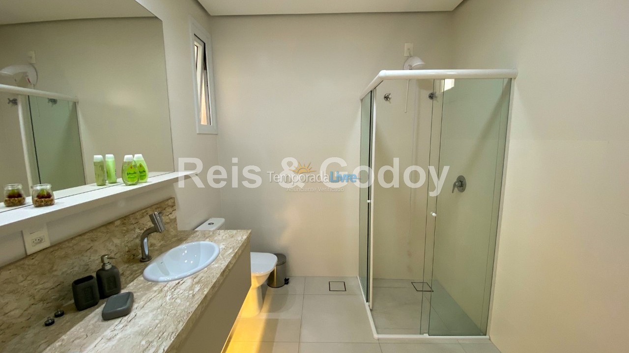 Apartamento para aluguel de temporada em Florianópolis (Jurere Tradicional)