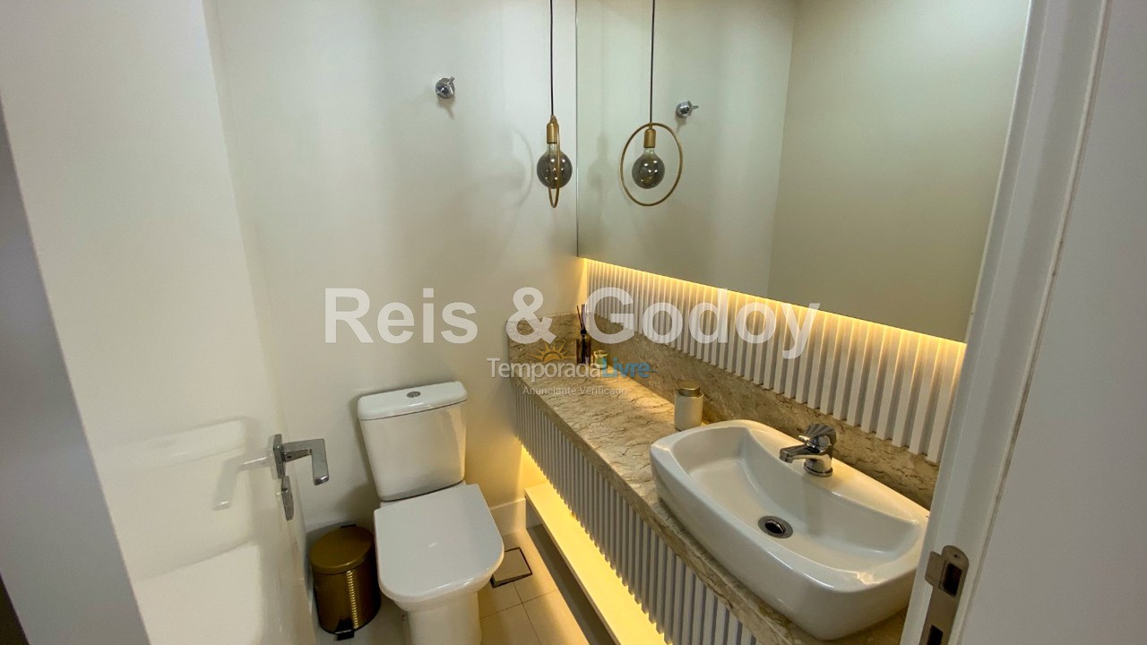 Apartamento para aluguel de temporada em Florianópolis (Jurere Tradicional)