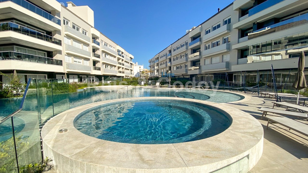 Apartamento para aluguel de temporada em Florianópolis (Jurere Tradicional)