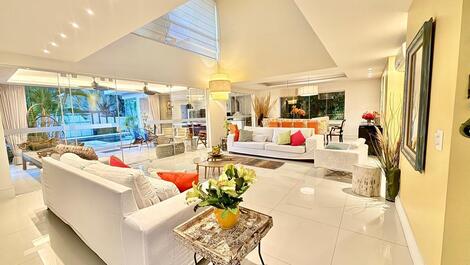 Casa alto padrão 4 suítes - cond Del lago Barra da Tijuca!