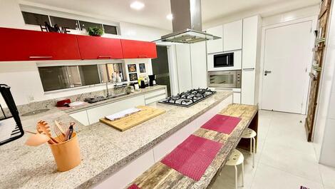 Casa alto padrão 4 suítes - cond Del lago Barra da Tijuca!