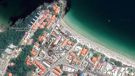 C002 - Casa com 5 Suites à beira mar na praia de Bombinhas.