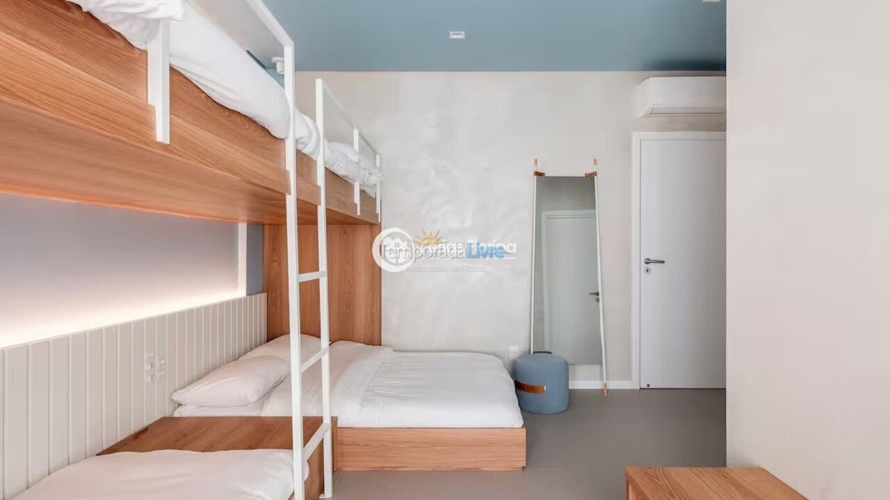 Apartamento para aluguel de temporada em Florianópolis (Morro das Pedras)