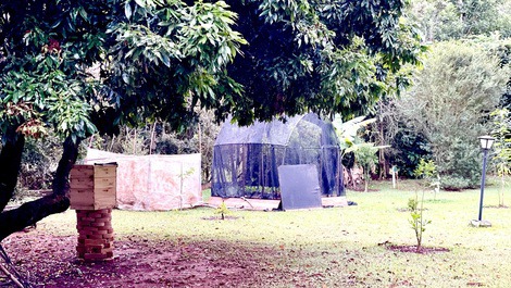 CASA DE CAMPO EM CONDOMÍNIO FECHADO