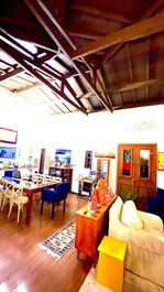 CASA DE CAMPO EM CONDOMÍNIO FECHADO