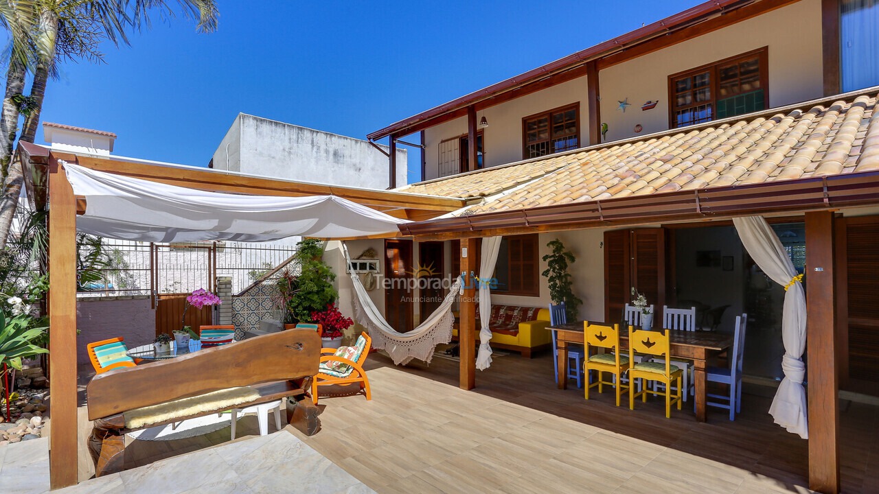 Casa para aluguel de temporada em Florianópolis (Cachoeira do Bom Jesus)