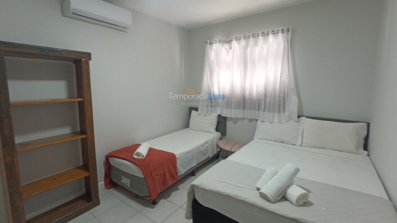 Casa para aluguel de temporada em Florianopolis (Praia dos Ingleses)