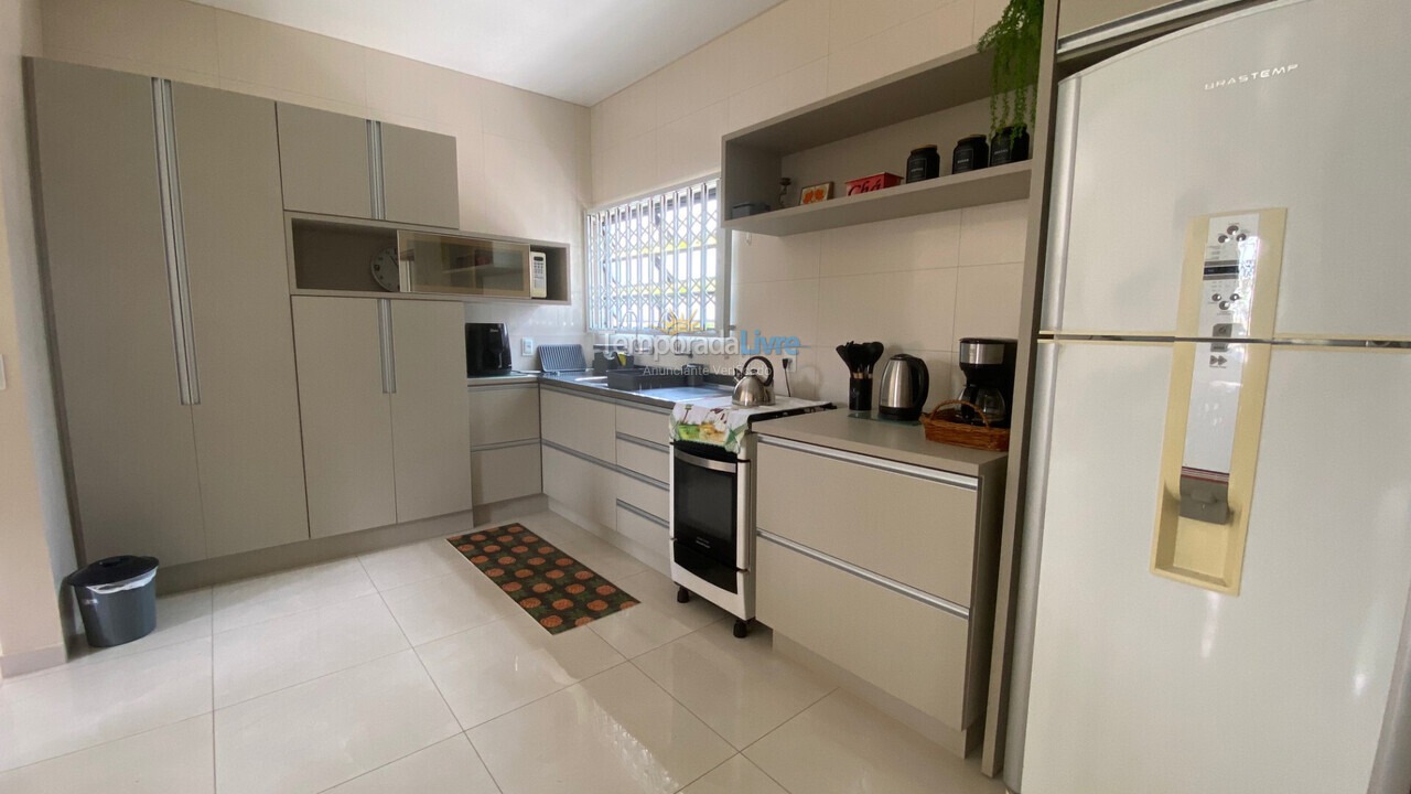 Casa para aluguel de temporada em Florianopolis (Praia dos Ingleses)