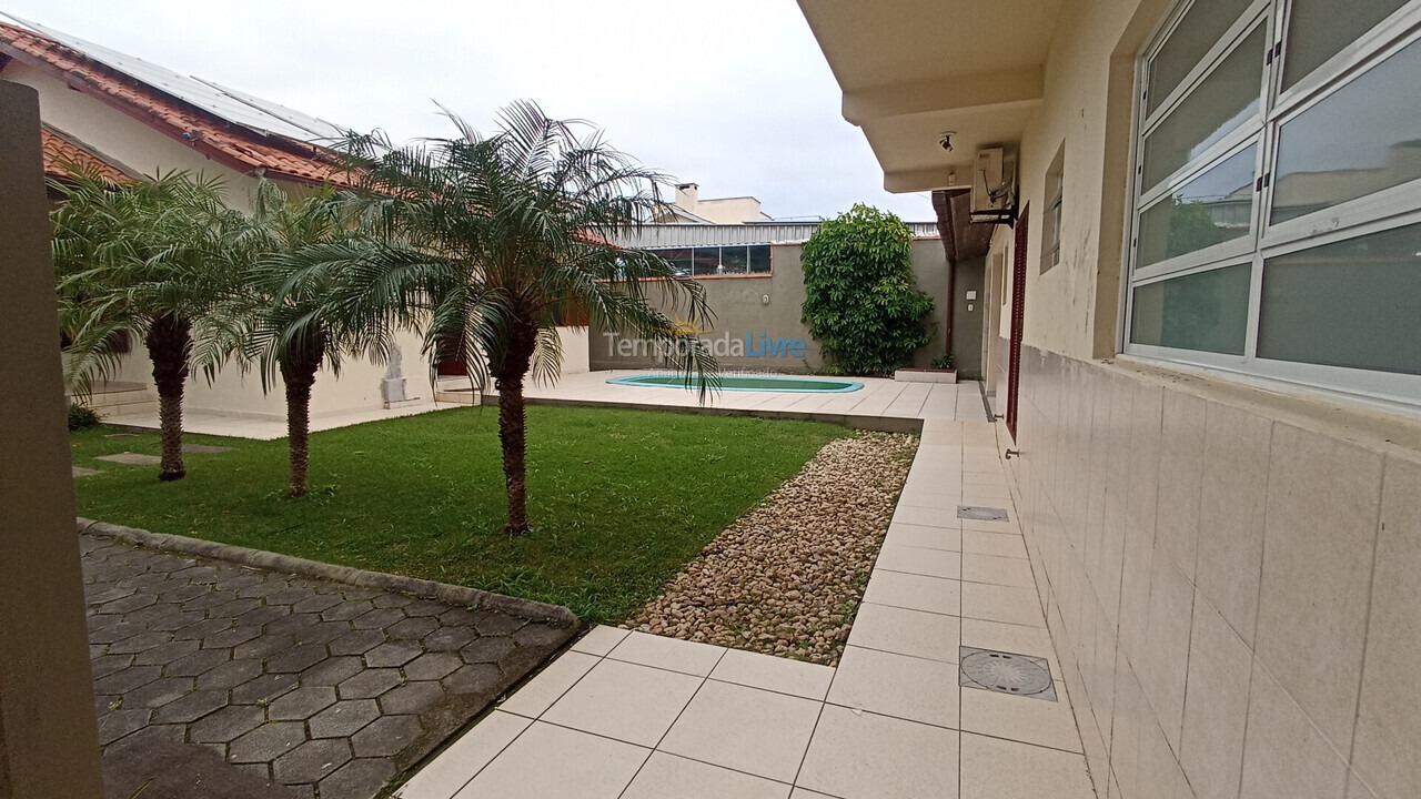 Casa para aluguel de temporada em Florianopolis (Praia dos Ingleses)