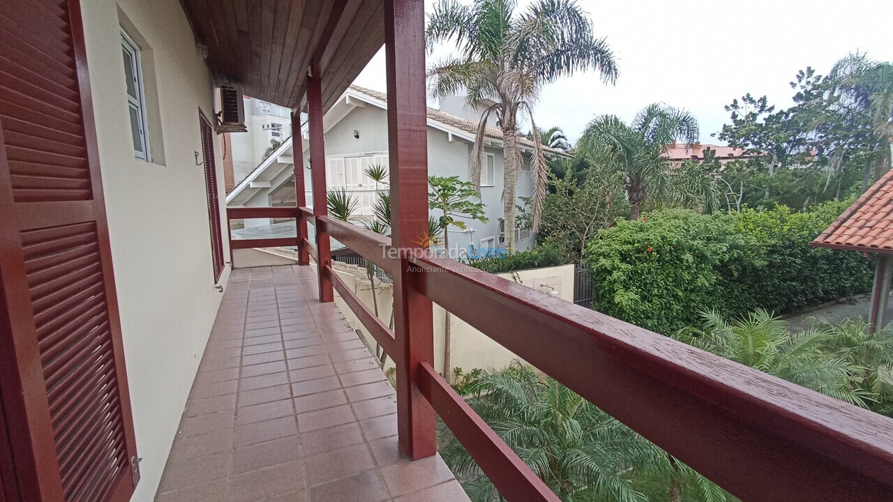 Casa para aluguel de temporada em Florianopolis (Praia dos Ingleses)