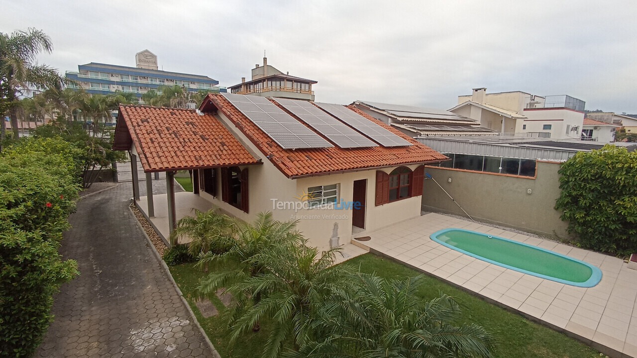 Casa para aluguel de temporada em Florianopolis (Praia dos Ingleses)