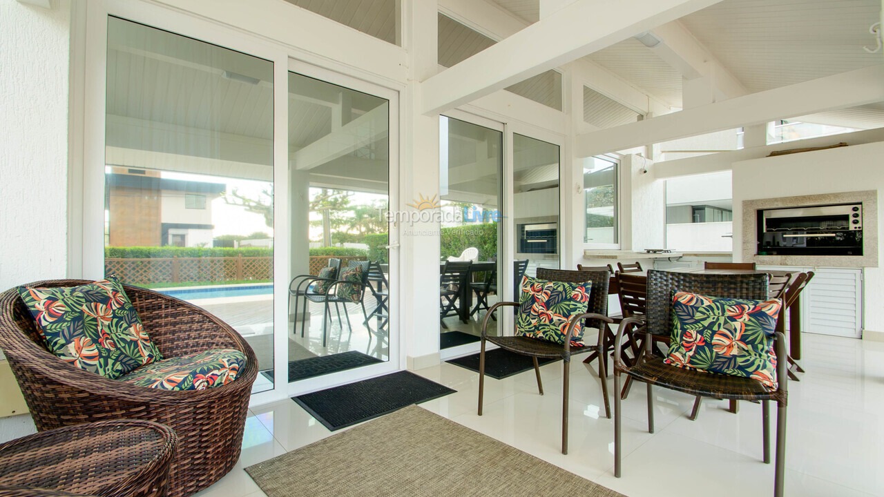 Casa para aluguel de temporada em Florianopolis (Jurerê Internacional)