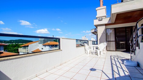 Hermoso ático con piscina privada en Open Shopping