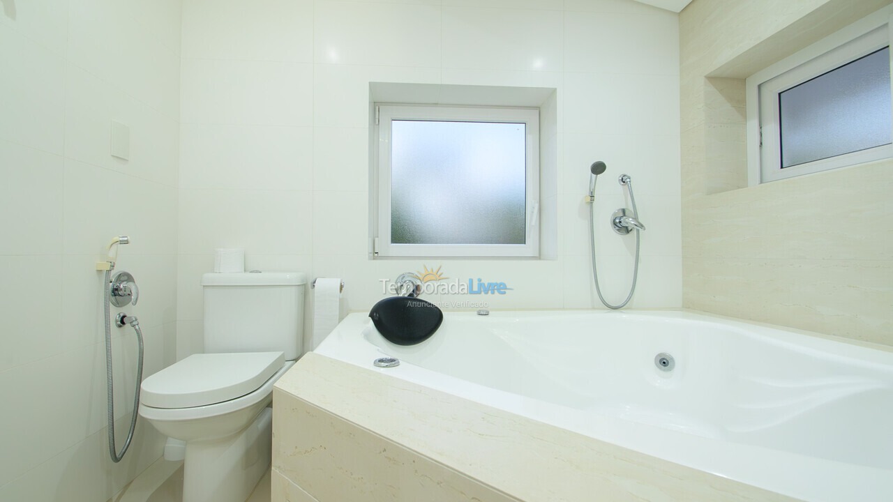 Casa para aluguel de temporada em Florianopolis (Jurerê Internacional)