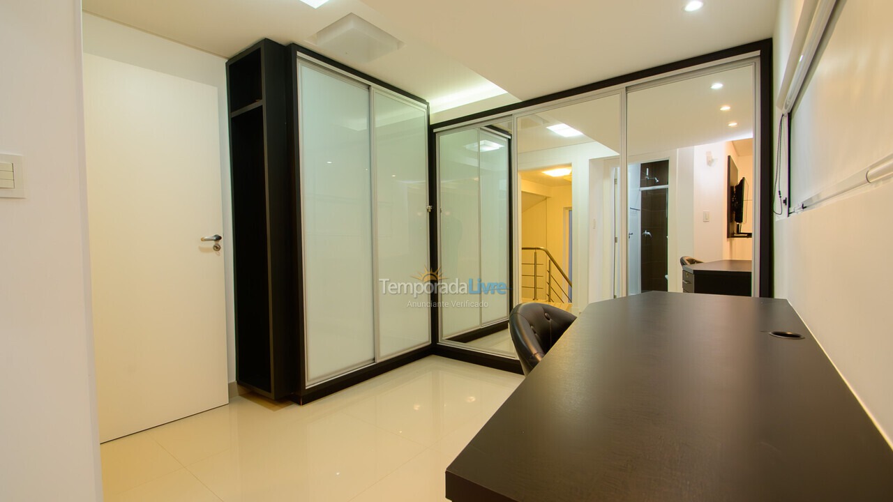 Casa para aluguel de temporada em Florianopolis (Jurerê Internacional)