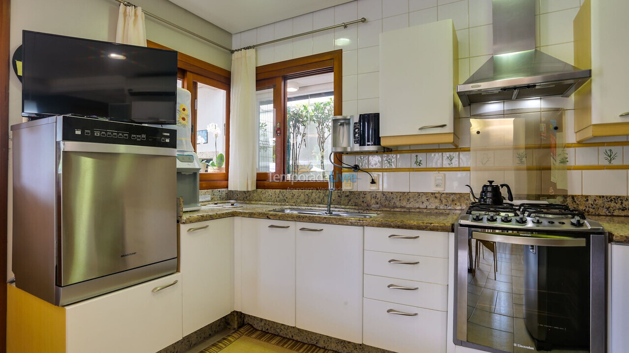 Casa para aluguel de temporada em Florianopolis (Jurerê)