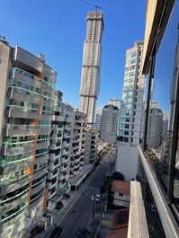 Apartment on the second block of Meia Praia Beach