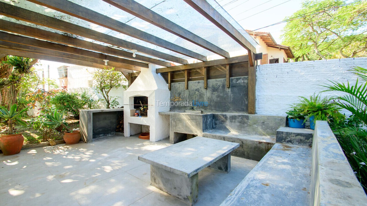 Casa para aluguel de temporada em Florianópolis (Lagoinha)