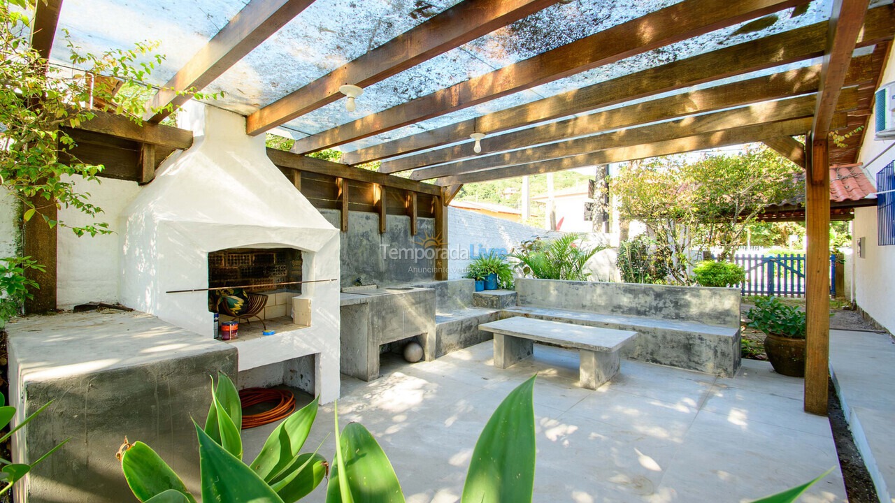 Casa para aluguel de temporada em Florianópolis (Lagoinha)