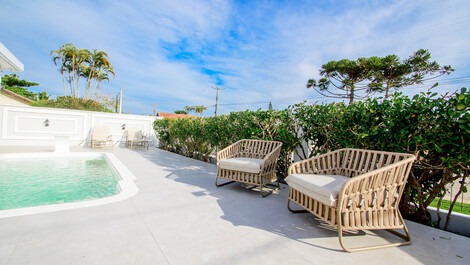 Great house with pool and air conditioning, for 14 people