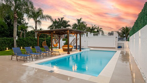 Excelente Casa para aluguel de temporada em Jurerê Internacional,...