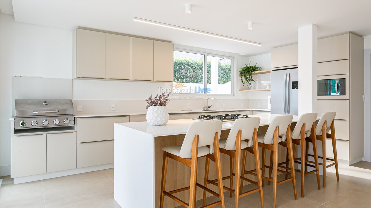 Casa para aluguel de temporada em Florianopolis (Jurerê Internacional)