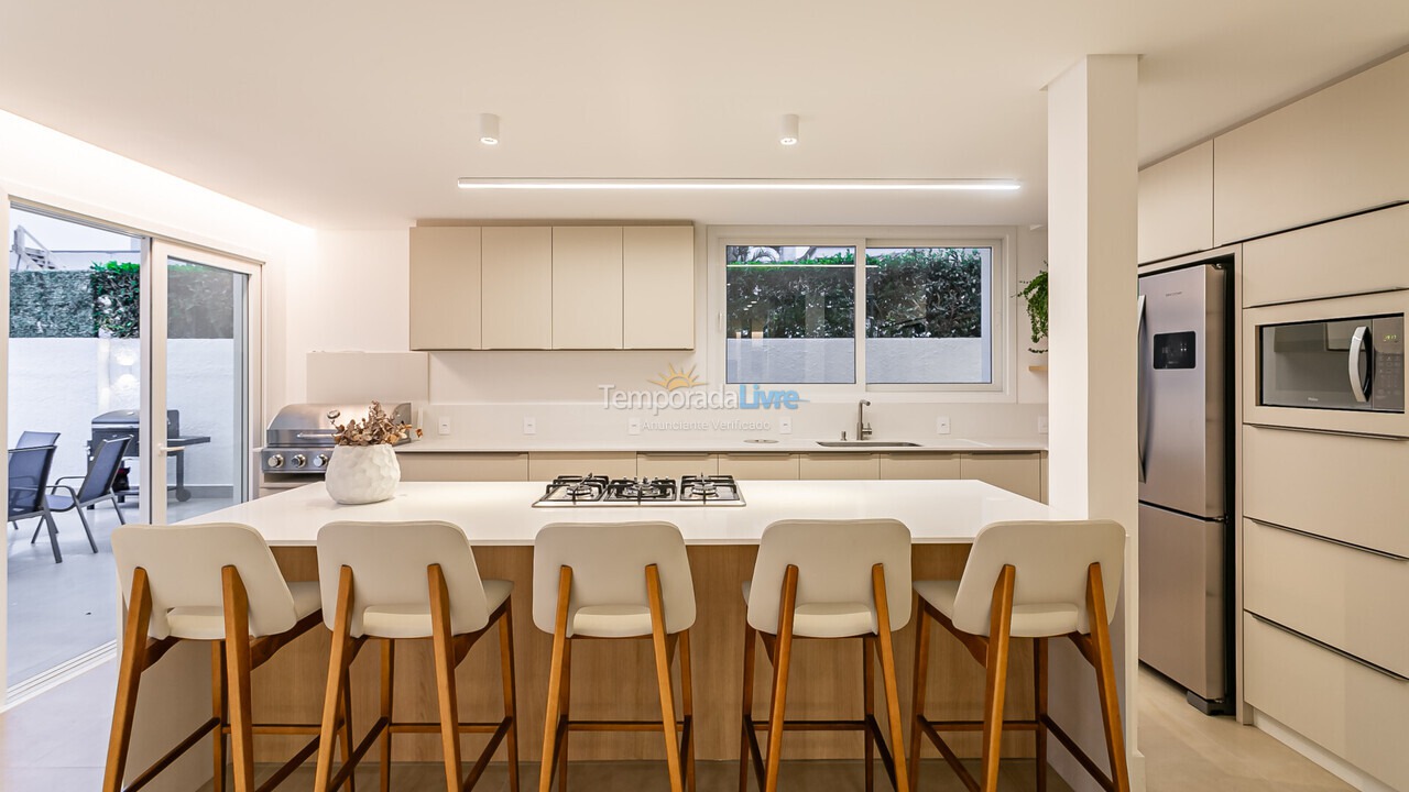 Casa para aluguel de temporada em Florianopolis (Jurerê Internacional)