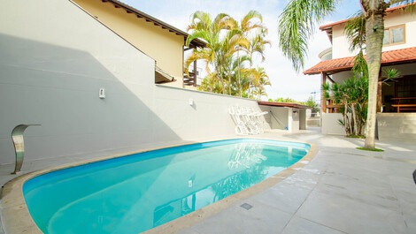 Maravillosa casa con piscina a 50 metros de la playa para 18 personas.