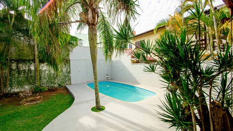 Maravillosa casa con piscina a 50 metros de la playa para 18 personas.