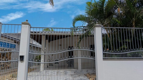 Gran casa a 50 metros de Praia da Cachoeira