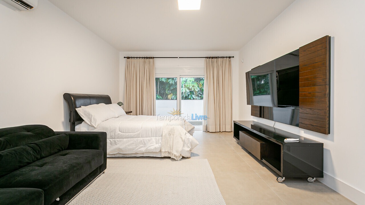 Casa para aluguel de temporada em Florianopolis (Jurerê Internacional)